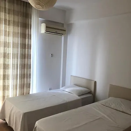 公寓 Spacious And Comfortable Kyrenia Flat *