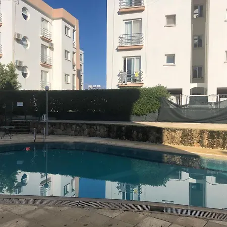 아파트 Spacious And Comfortable Kyrenia Flat
