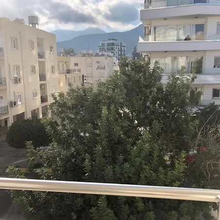 Spacious And Comfortable Kyrenia Flat 公寓